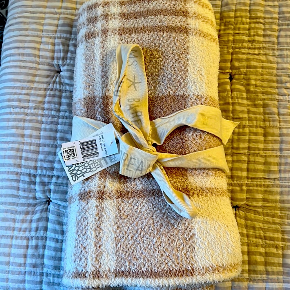 Oversized plush cream and white scarf